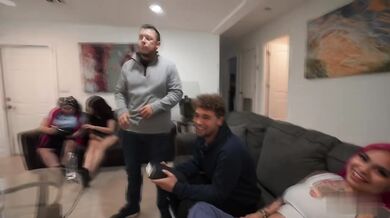 Daisy Foxxx Fucked In Study Group