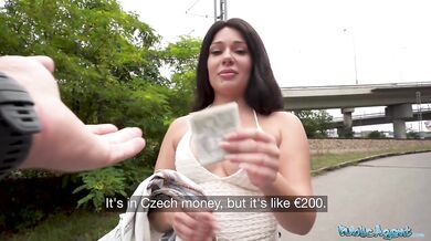 This grade a tourist is cheating on her boyfriend for the first time