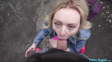 Big tits and big ass woman takes a big cock outside!