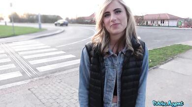 I make this hot American tourist squirt in the woods