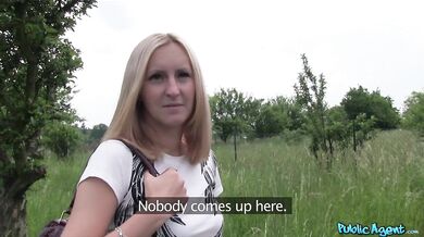 I Make Her Big Natural Boobs Bounce While Fucking Her Outside