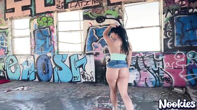 Curvy Babe Aleksa Mink Enjoying Outdoor Fun