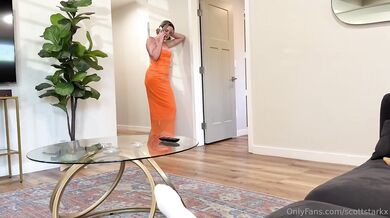 Horny Stepmom Charlie Forde Can Keep A Secret!