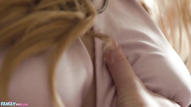 Blonde Stepdaughter Penelope Snaps Gets Stepdad's Big Cock