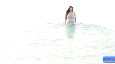 Gianna Michaels shows off her perfection on the beach