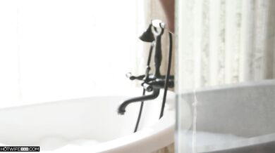 Tiny Wife Lana Smalls Gets Huge Thick Creampie