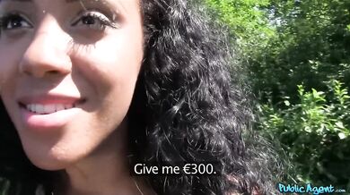 I fuck a hot ebony babe who has a small waist but a big black booty