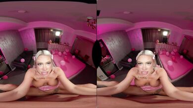 Perfect pussy for VR fuck