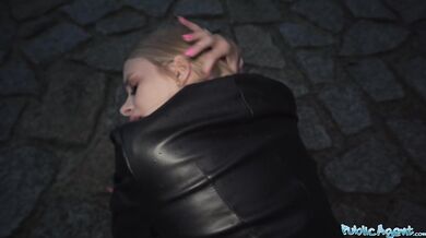 A Genuine model prospect gets on her knees for a big cock fucking