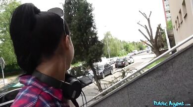 Cheating Latina girlfriend with absolute unit of a boyfriend