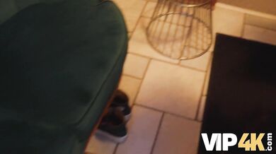 I just wanted to warm up in the sauna, but he warmed up my pussy