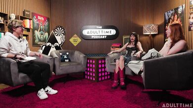 Lana Smalls And Scarlet Skies - Feet Pics, Clown Porn And Shrek Dirty Talk
