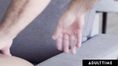 Cheerleader Alexis Tae Offers Her Ass To Stepdad-In-Law While Waiting For Boyfriend