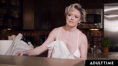 Horny Young Man Fucks Stepmommy Dee Williams