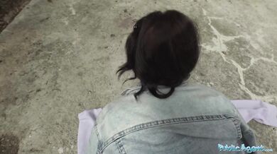 Beaty babe fucked by BWC for quick cash
