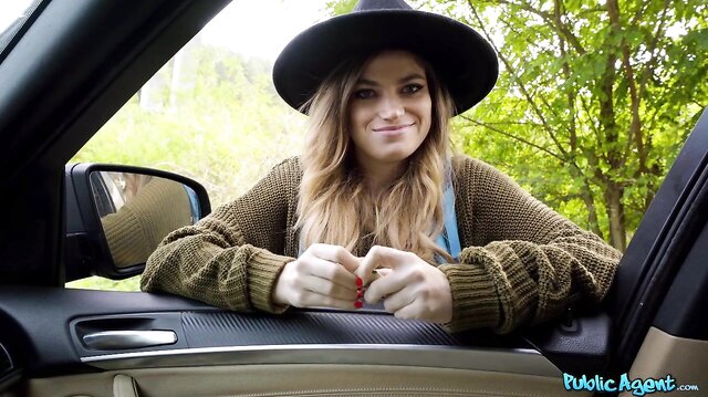 American hitchhiker had sex outdoors and fucked with her first European guy