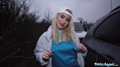 Blonde Pizza Delivery Girl With Big Natural Boobs Gets Fucked