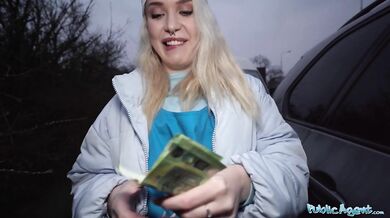 Blonde Pizza Delivery Girl With Big Natural Boobs Gets Fucked