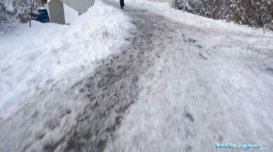 Blue eyed babe sucks a fat big dick out in the snow