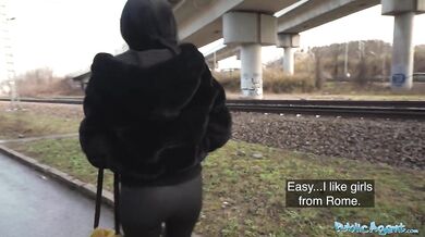 Horny Italian MILF orgasms in public and give great outdoor blowjob