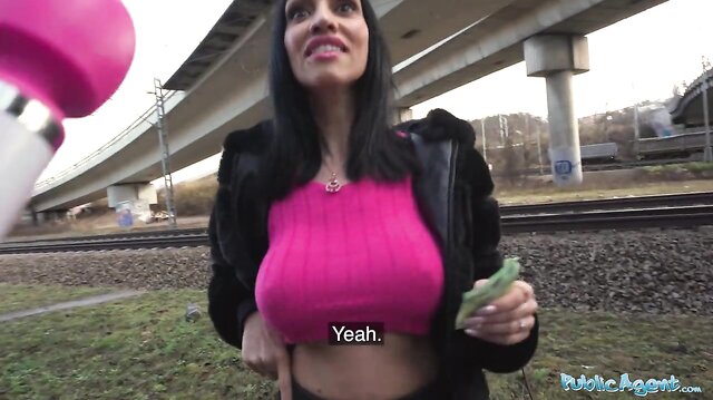 Horny Italian MILF orgasms in public and give great outdoor blowjob