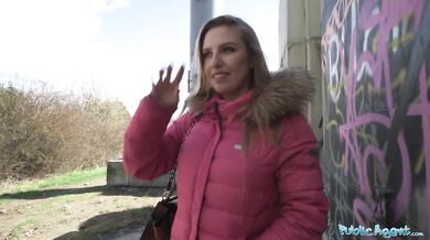A beautiful woman with a model looking figure gives and outdoor blowjob before fucking