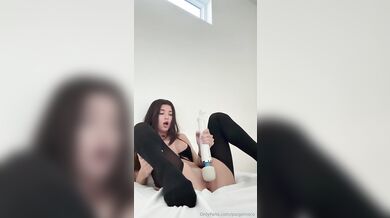 Paige Insco Masturbates Her Pussy In A Sexy Outfit