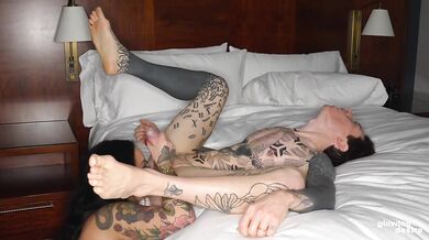 Connie Perignon tatuada follada por una verga grande y dura