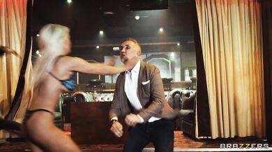 Yasmina Khan Satisfies Two Dicks At The Club