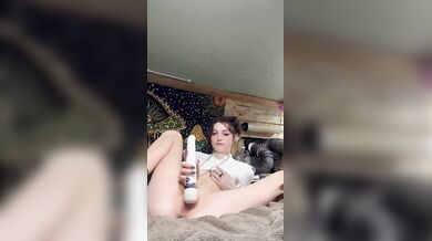 Horny Shrooms Q Vapes Before Making Her Pussy Wet