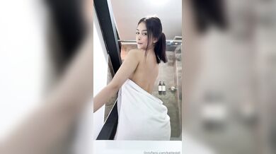 Kattedoll Shows Her Perfect Naked Body Before Bath