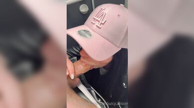 Juicy.Alison's Blowjob Quickie At A Public Restroom