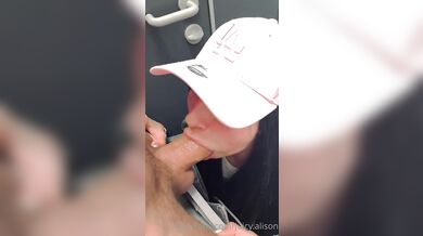 Juicy.Alison's Blowjob Quickie At A Public Restroom