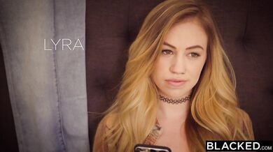 La hermosa Lyra Louvel disfruta su primer interracial