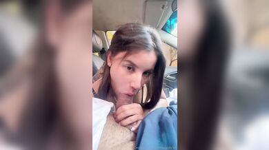 Britney Mazo Blowjobs Her Driver