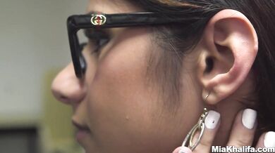 Brunette Goddess Mia Khalifa Shows Off Her Amazing Body At A Public Library