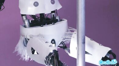 AI bot vs. ženská striptérka