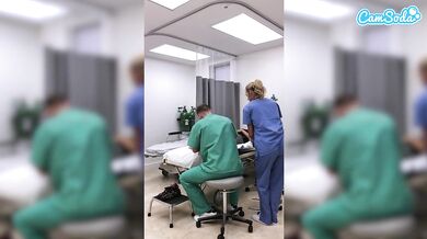 Fit zralá sestřička sestřena za masturbaci v práci