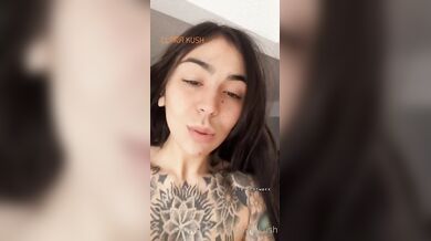 Tattooed Claarakush Shows Her Sexy Body While Dancing