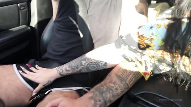 Goth Alessa_Savage Gives Messy Blowjob In The Car