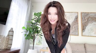 Lucy Mochi Penetrates Herself On The Floor With Her Dildo