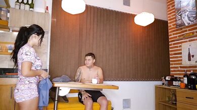 Horny AlejaPalacios Gets Penetrated In The Kitchen