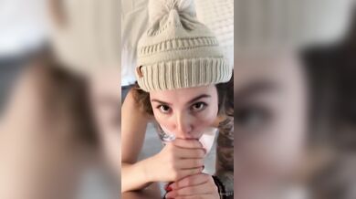 TheBoxGirl Gets Fucked On The Couch