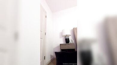Izzy Green In Hot Masturbation