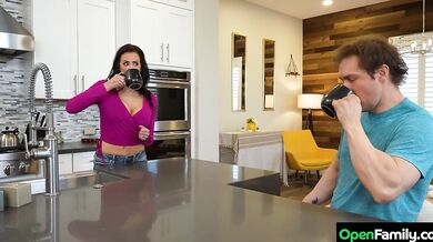 Amateur TheReaganFoxx Has Missionary Sex With Her Boyfriend