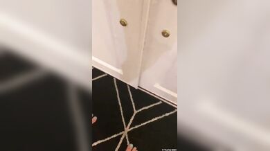 Kayleigh Swenson Sucks Off Two Dicks At Once