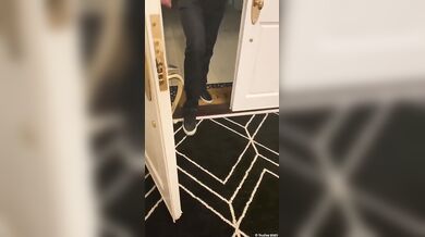 Kayleigh Swenson Sucks Off Two Dicks At Once