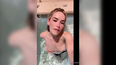 Hot Elena Kamperi's Seductive Pool Teasers