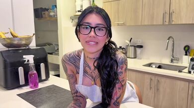 Lusty Maid Xspidergirl Takes Her Boss' Dick