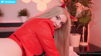 Horny Alexislusttt Masturbates As A Succubus